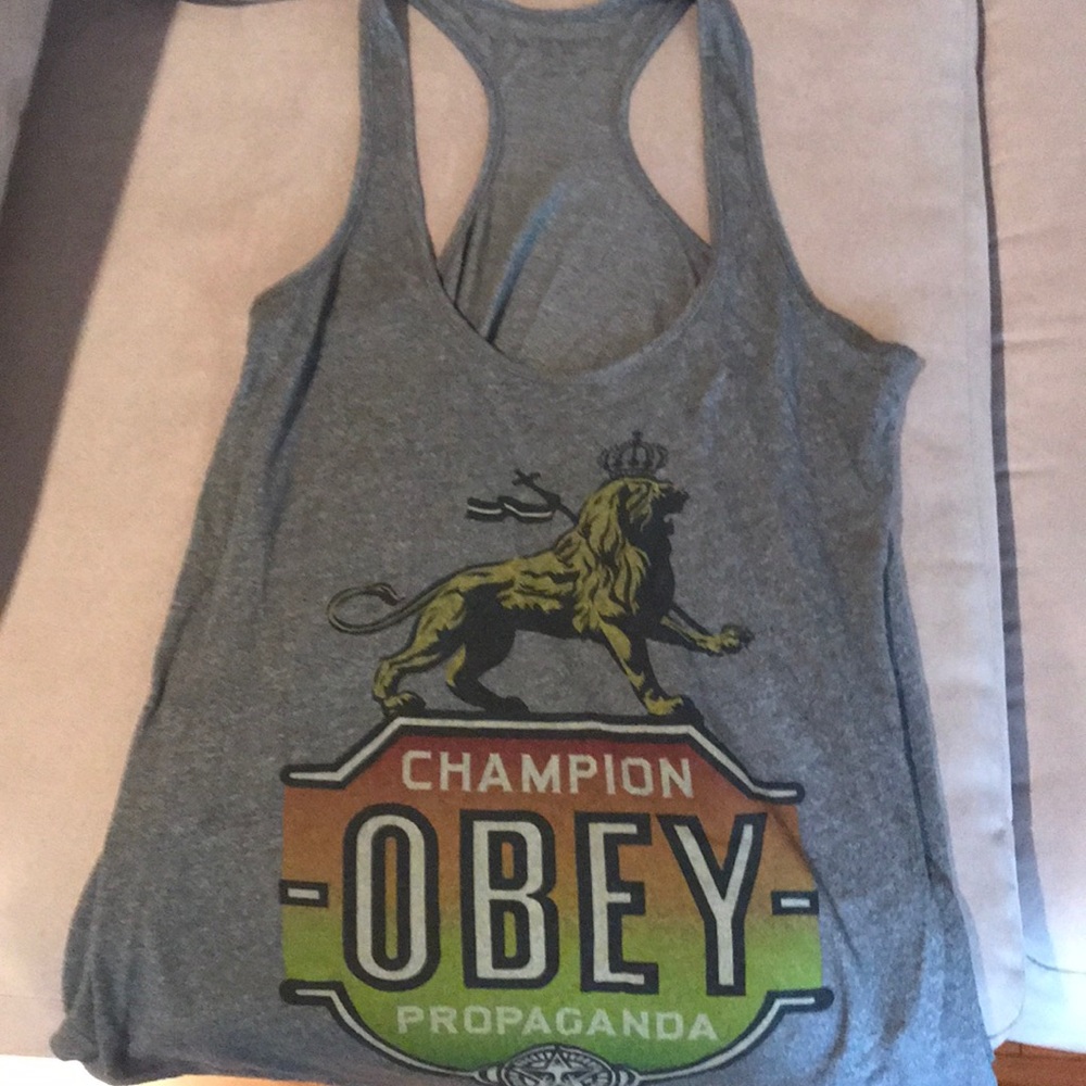 Obey tank size small